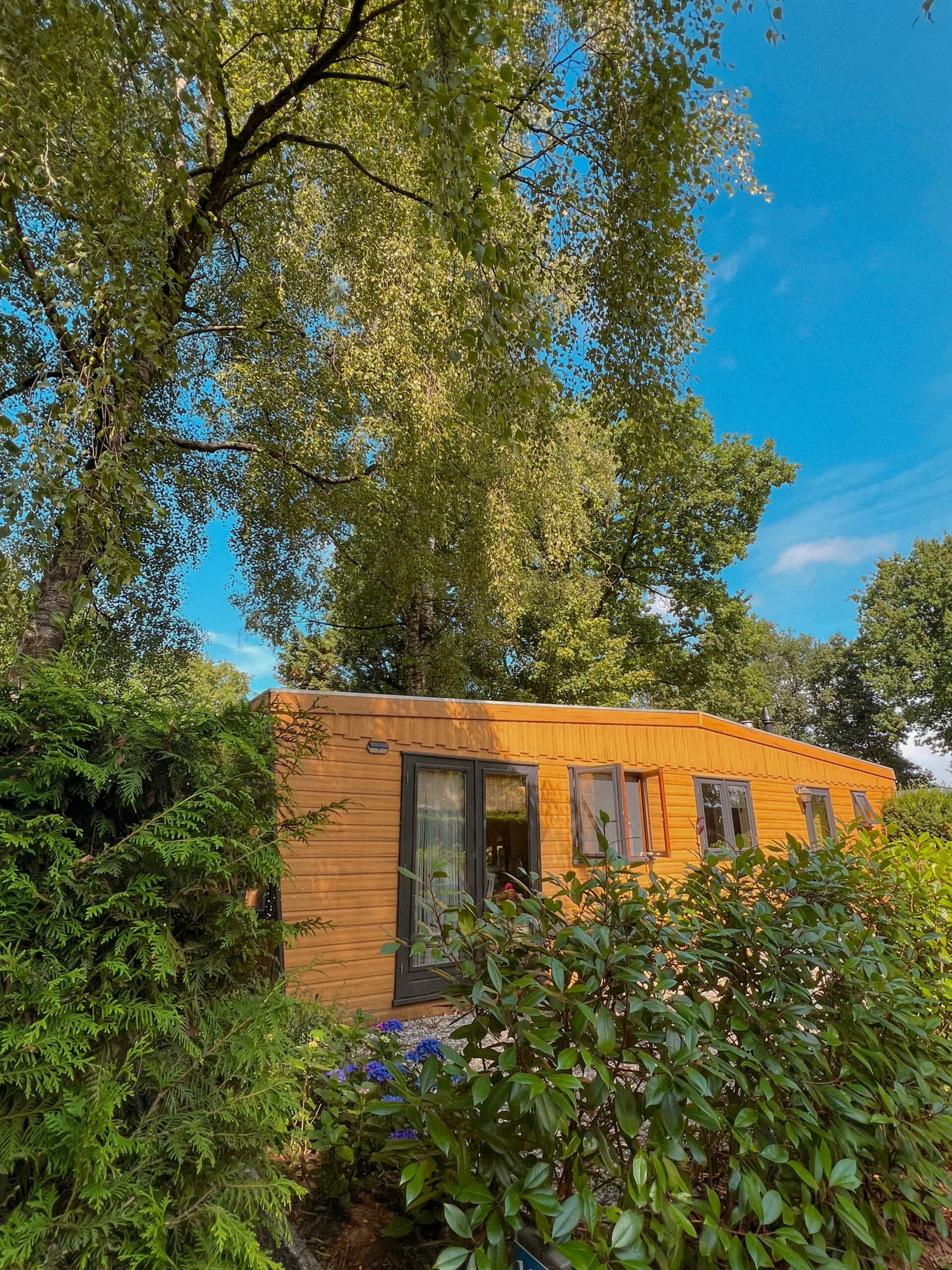 Wat is het verschil tussen een stacaravan en een chalet?